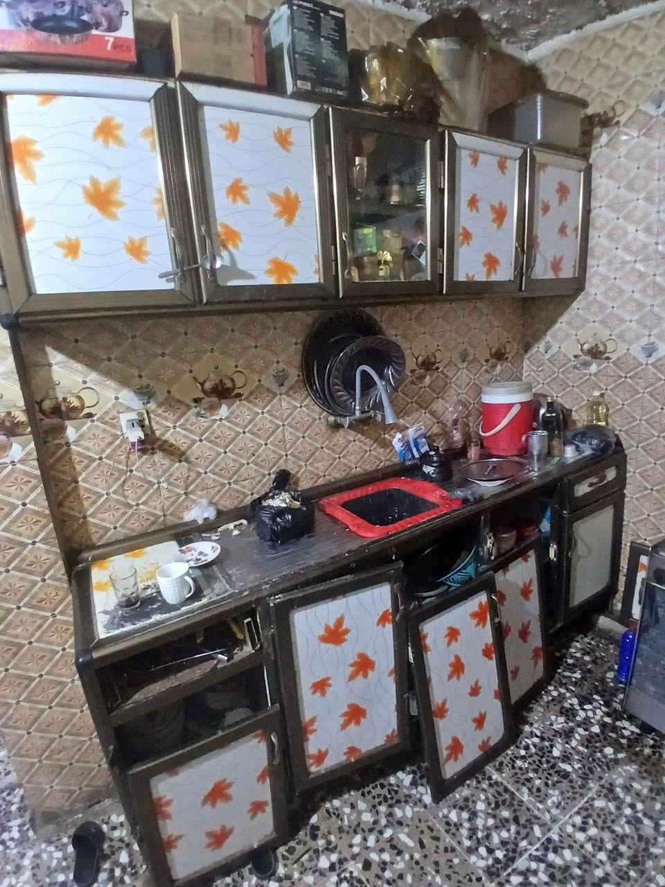 السلام عليكم كنتور + طباخ + كاونتر للبيع العنوان المدينه شارع الداخل ***********
