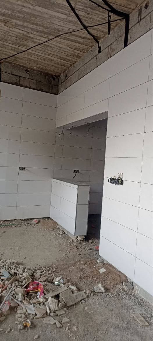 سلام عليكم اسطه سيراميك متفرغ حاليا شغل درجه اولا شرط تسليم مهندس كادر عمل ***********
