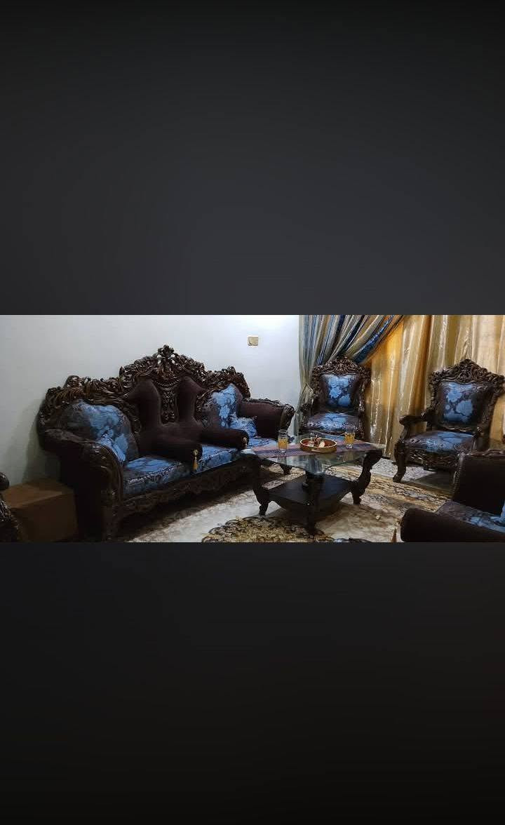 سلام عليكم تخم صاج مصري 9مقاعد بدون طبلة ***********
