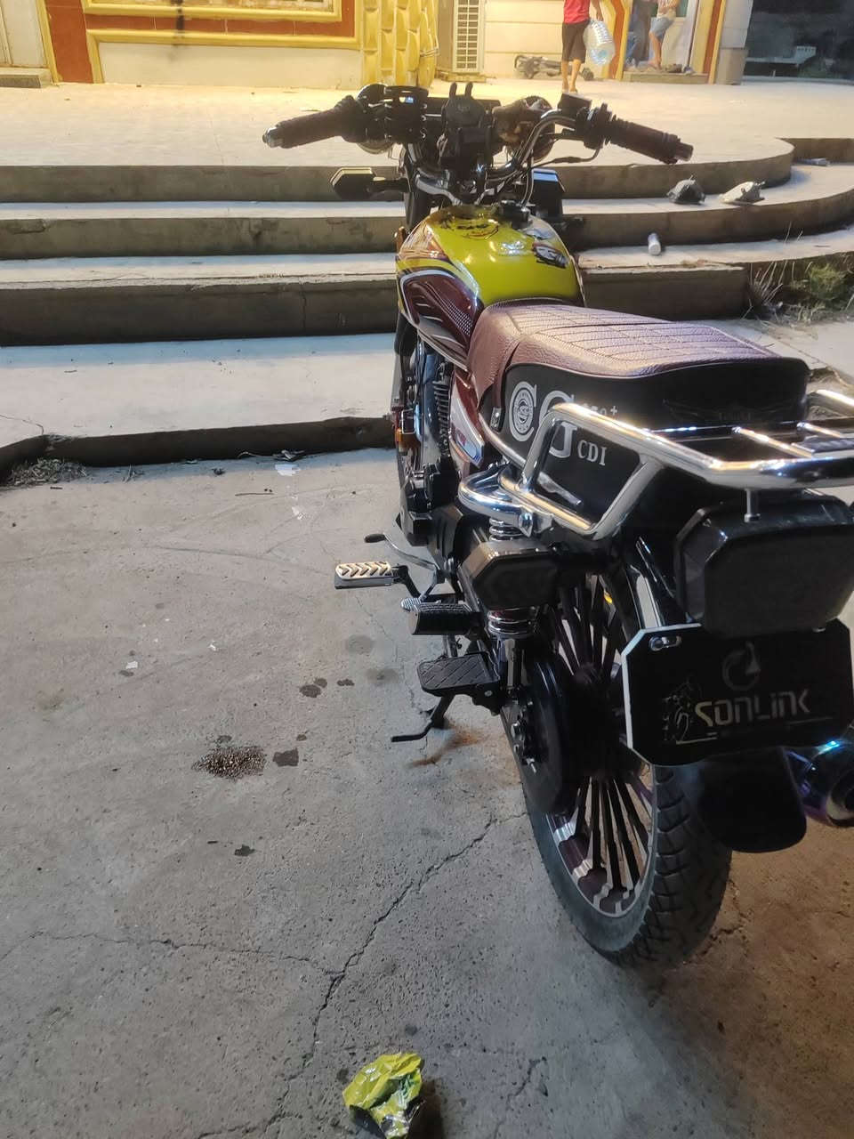 سيفان ضاقطة وزنجيل محرك ٢٥٠ الدراجة شرط بلادي السعر مليون ١٥٠ بيه مجال حك جية المكان مكيشيفة ***********

