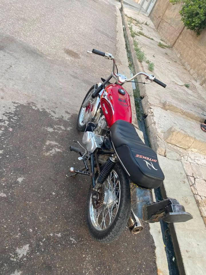 حربيه للبيع سيجي نامه 450 وبيها مجال وين الشرايه
هاذا رقمي راسلوني ع واتساب 
***********
