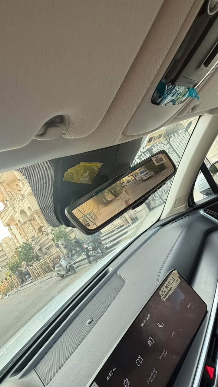 السلام عليكم كيا سورنتو ٢٠٢٥    ماشيه ١٧ الف كفاله عامه السعر ٣١٤ ورقه
(الموصفات)

بنرامه
داشتو
ويل ٢٠
دبل كامرة
حساس خلفي امامي
كير ماوس.                              الجام كله مغلف عازل حرارة
شاشه متصله 
٧ راكب
٣ قطع تبريد
مكنيه ٦ سلندر ٣٥٠٠
سايد بريك بصمه
٤ انضمه قيادة
الد امامي وخلفي
جنطه كهرباء 
كشنات كهرباء 

رقم بغداد تحويل ثاني يوم

بغداد البلديات 

***********
