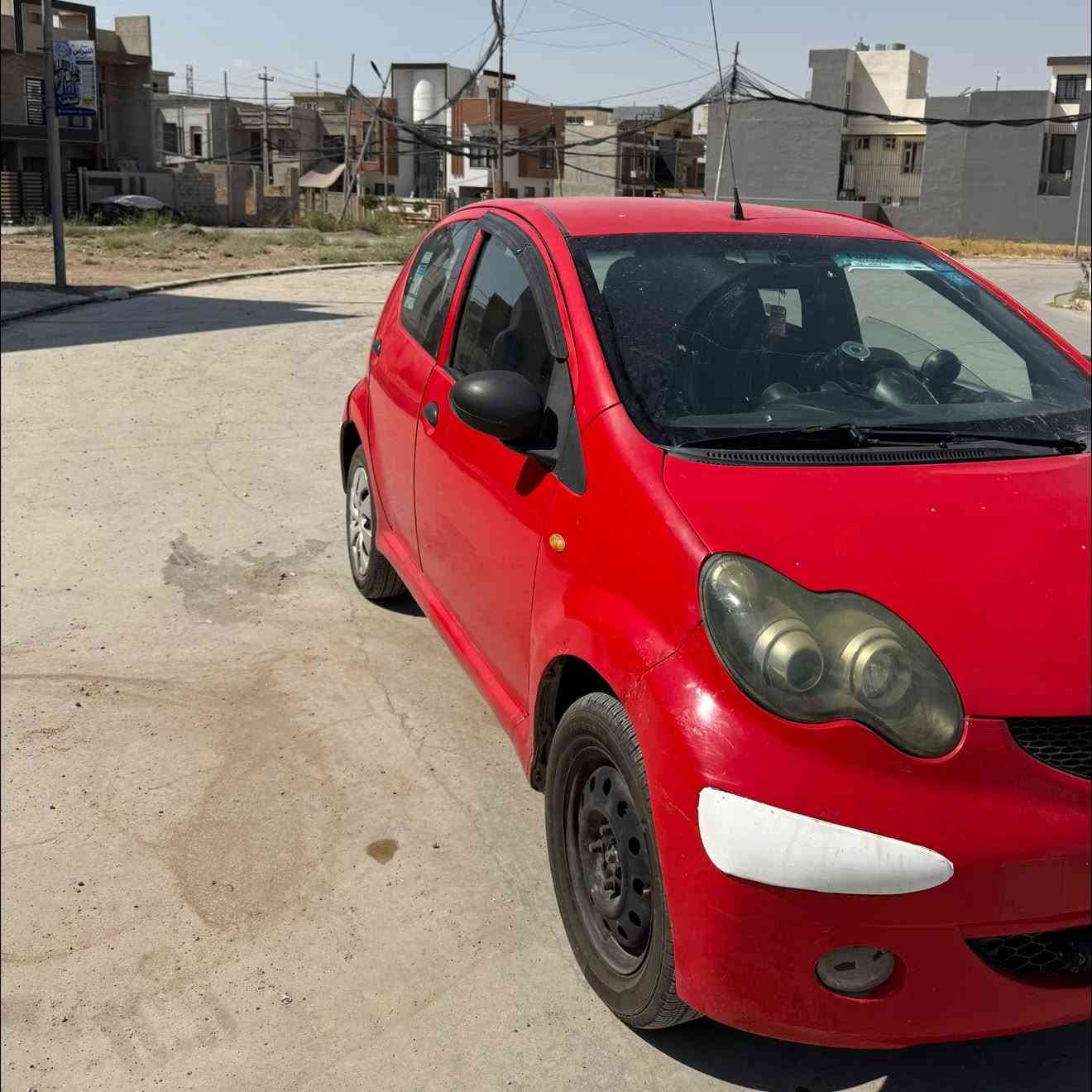 السلام عليكم
Byd f0 2013 
محرك شرط كير شرط كير عادي 
بدون صبغ 
تشغيل عن بعد 
قفل مركزي 
شاشة وكاميرا 
تبريد ثلج
السيارة مال بيت وجاهزة 
السعر٤٠ وبيها مجال 
***********
