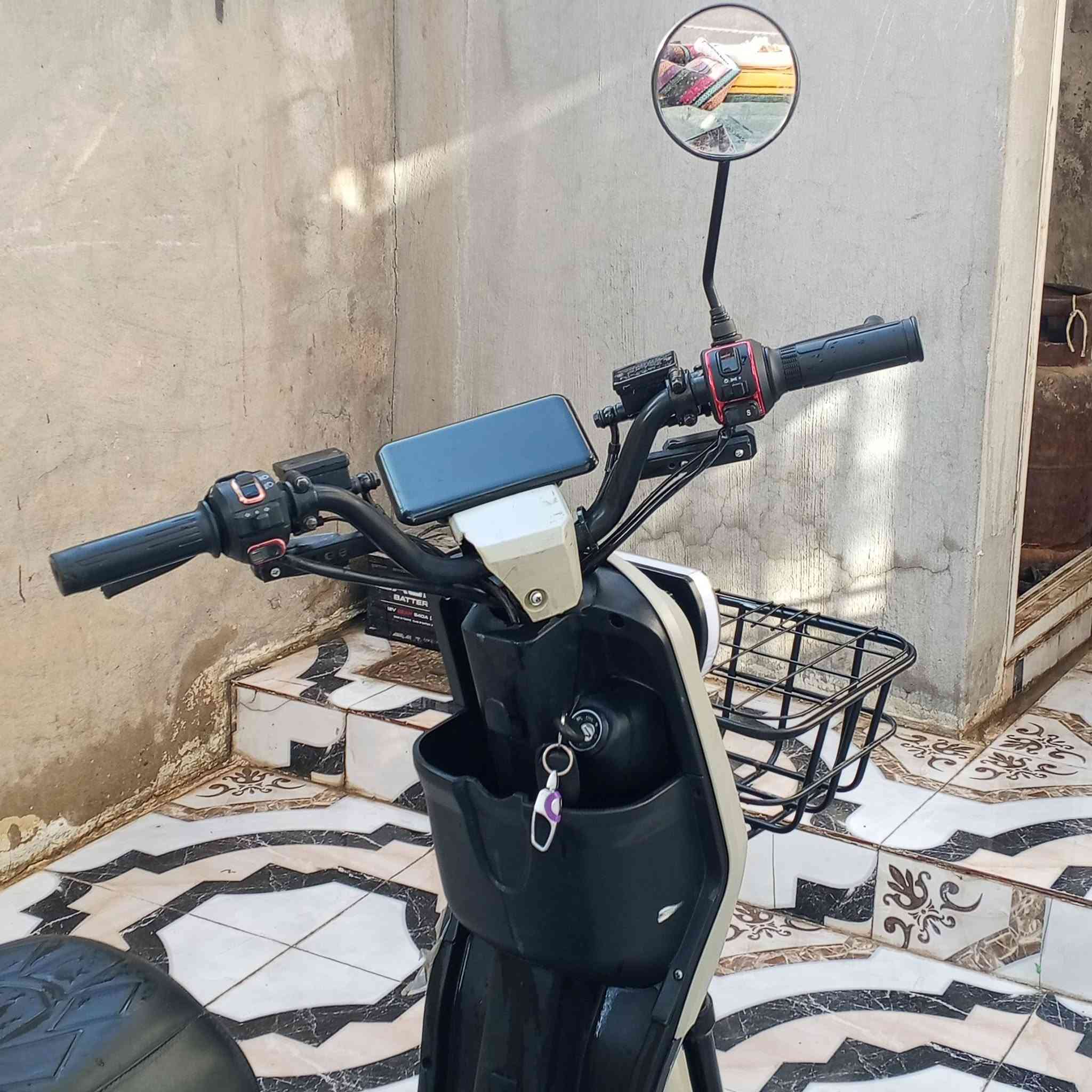 سلام عليكم للبيع درجه شحن R8 سرعه 109
ملف 1200. و36امبير سعر 450بي مجال قليل رقم ***********
