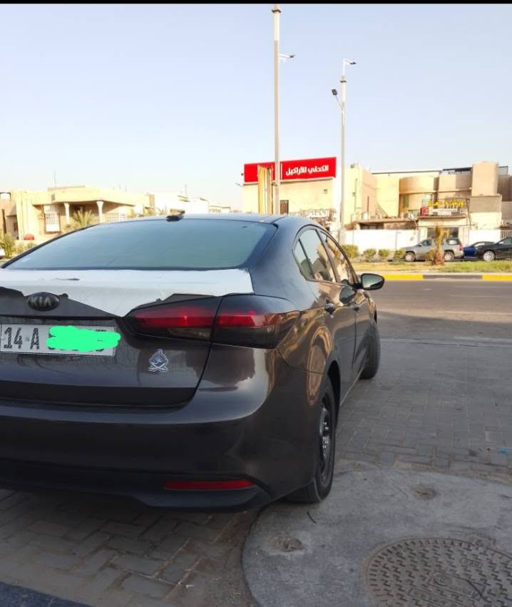سلام عليكم كيه فورتي وارد امريكي على وضع الشركه موديل 2018 مكينه 2000 حادثها بابين والداير مال مدگر رقم الشاصي موجود وتكدر طلع حادثها رقمها بصره باسمي السياره تحويل ثاني يوم . گير ومكينه وتبريد على وضع الشركه. الرقم ***********. السعر 90
