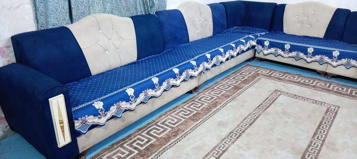 ديوان للبيع تزكام بلوك اسود كلش نضيف اي ضرر مابي 17مقعد السعر 400 وياه مفارش العنوان كربلاء بدايد الامن الداخلي يوجد توصيل داخل كربلاء***********
