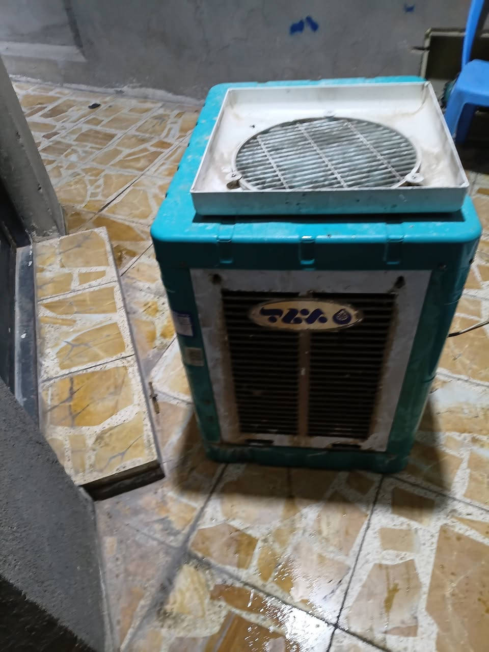 مبرده للبيع حجم 1.5ايرنيه ستعمل شهر خوت الجديده شغاله وتربم غطاس حلفت نضيفه السعر١٠٠ المكان بغداد الحريه التوصل خاص او وتساب ***********
