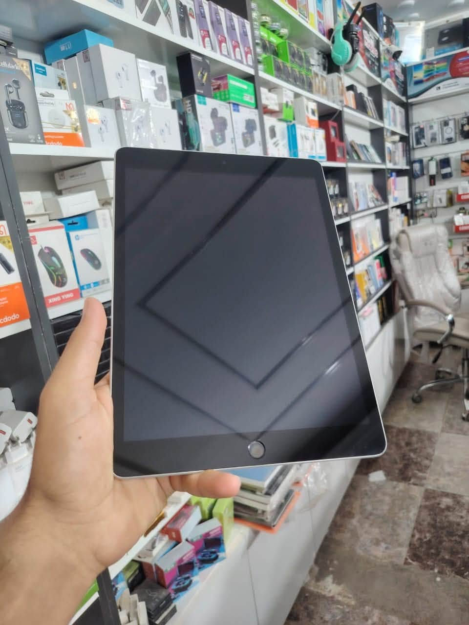 ايباد 9  ضربه خفيه بل ضهر بطاريه 79 بلاد جهاز مامفتوح ذاكرى256
سعر واتساب ***********
