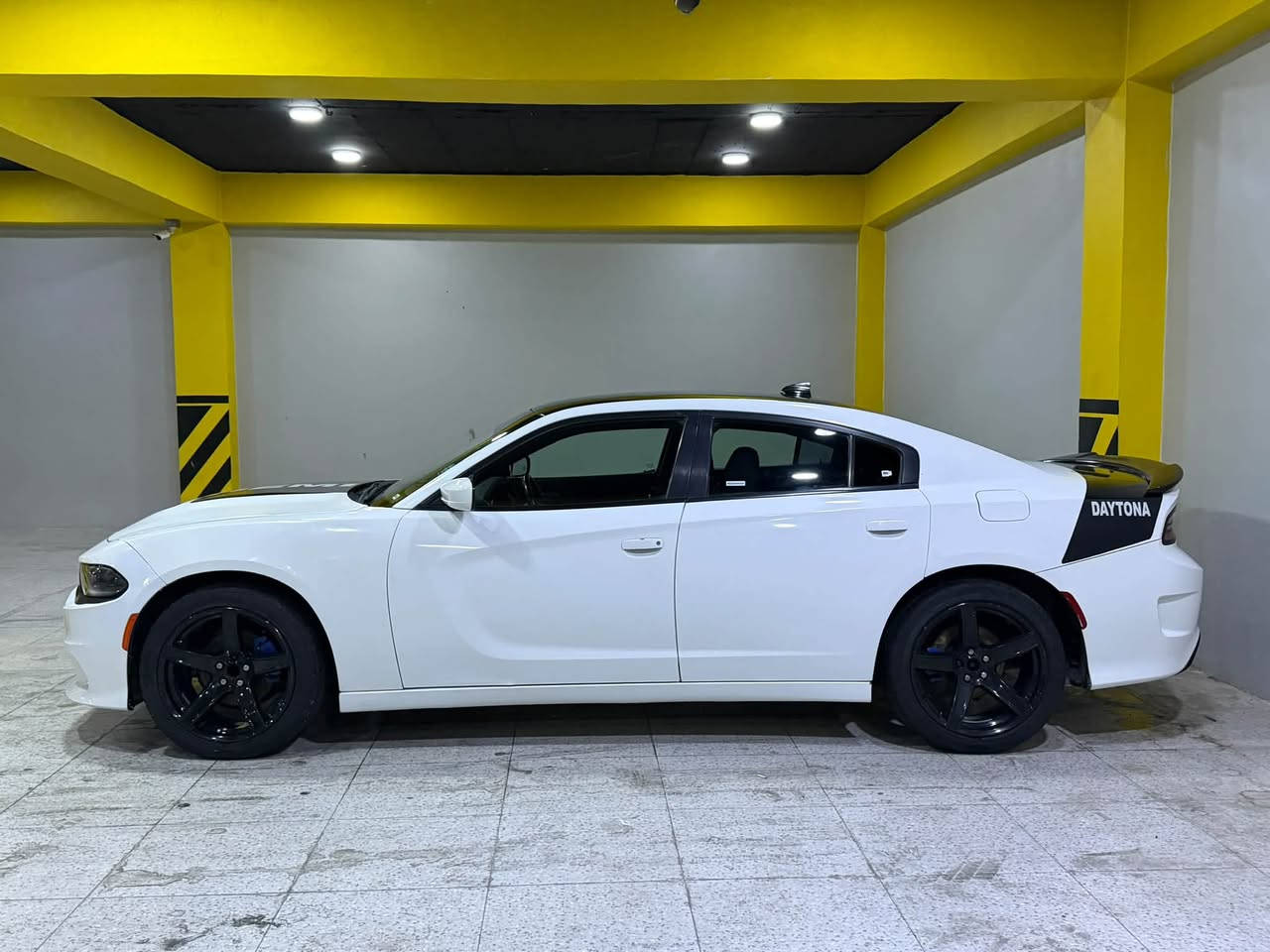 دودج تشارجر SXT • ٣.٦ V6 • ٦٧٠٠٠ كم