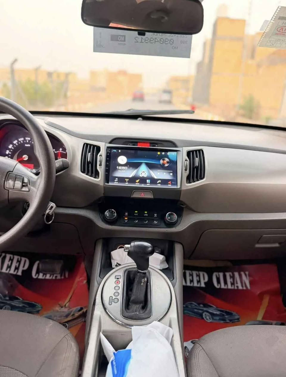 🚗 كيا سبورتج 2015 خليجي للبيع (تفاصيل واضحة ومكشوفة) 🚗الموديل: 2015المواصفات: خليجي المسافة المقطوعة: 400,000 كم الموقع: البصرة 📍📋 تفاصيل السيارة:البدي: البنيد فقط مبدل، الجاملغ الأمامي مصبوغ (بدون تبديل)، وباب الصندوق بيه طخة بسيطة راجعة على البارد. باقي البدي مكفول ونظيف.الحدادية: جديدة بالكامل (هسه تبدلت وجاهزة 100%).التبريد: ثلج وما بيه أي نقص.المحرك: بيه تبخير وتنقيص زيت (البيع على وضعيتها الحالية وبمنتهى الأمانة).باقي التفاصيل: السيارة كاملة ومابيها أي نقص وجاهزة للاستخدام.السعر المطلـوب: 120 ورقة (12,000 $) وبيه مجال بسيط جداً للجادين.📞 للتواصل والاستفسار:رقم الهاتف: ***********(المعاينة والفحص في البصرة). البصرة, العراق
