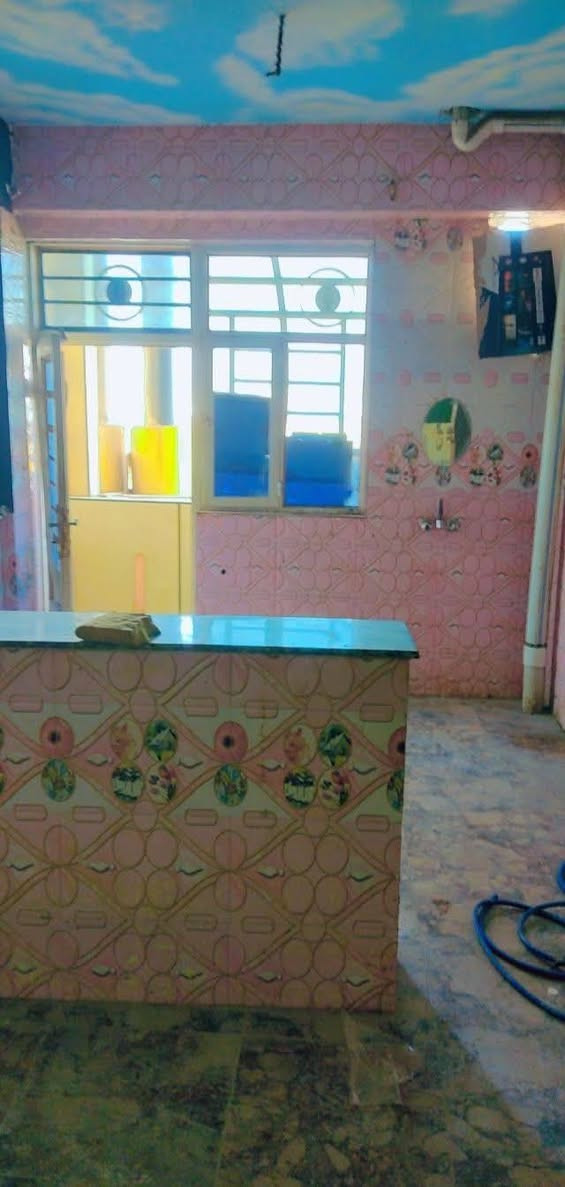شقه لايجار سريع حي المعلمين
طابق أول مساحته ٧٠ متر 

غرفه وصاله ومطبخ وصحيات 

بيه خط مولده 

ايجارهه ٣٠٠ 

***********
