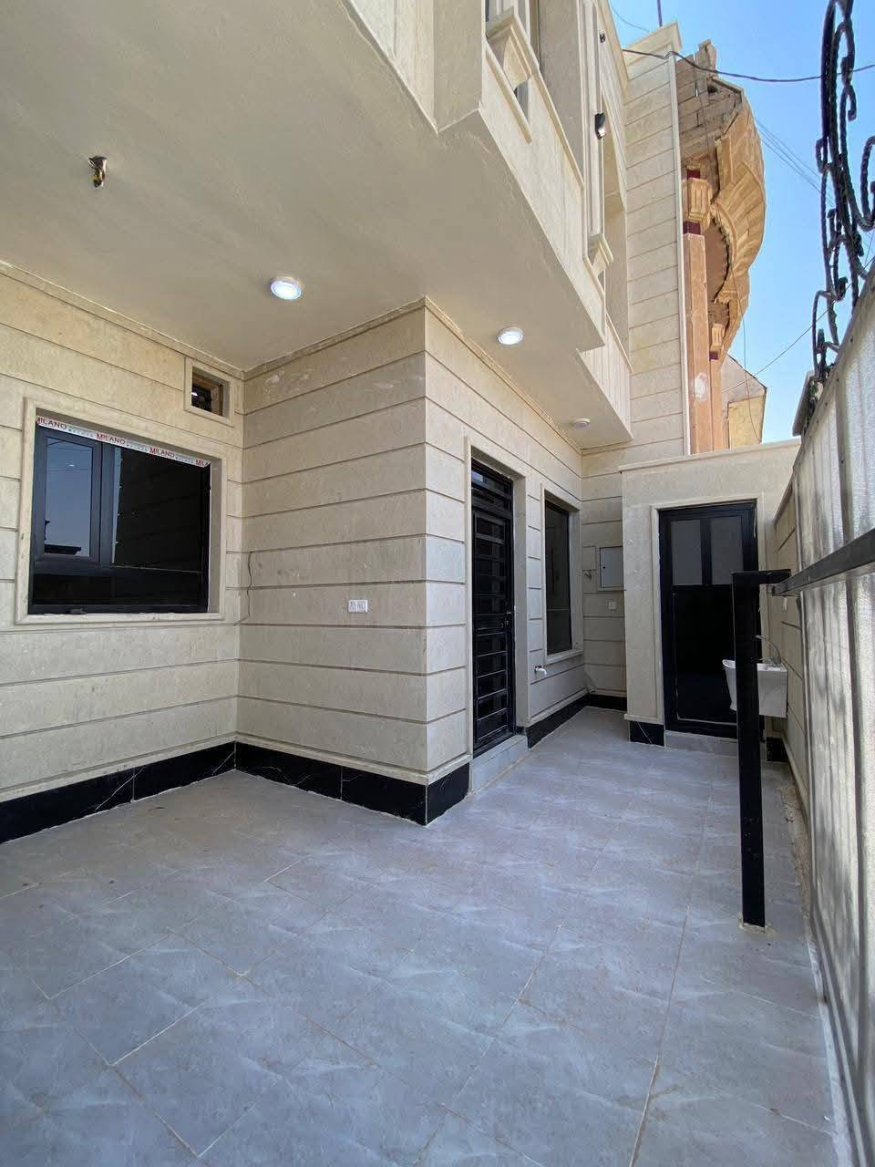 دار 🏠 للبيع
مساحه 150متر 
تكريت الديوم التصنيع 
للاستفسار لاتصال
***********
