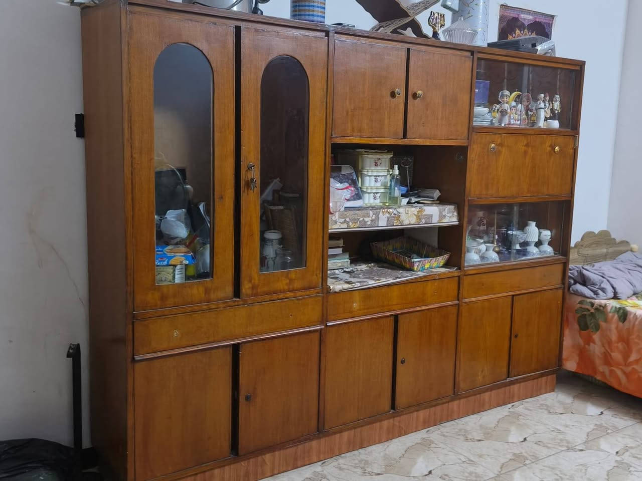 السلام عليكم
بوفيه نجارة للبيع السعرالمطلوب 
80وبيهامجال
