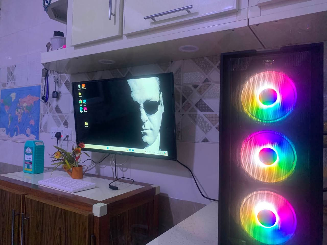 pc للبيع
المواصفات: 
المعالج :xeon E5 2666 v3 
كرت الشاشة :rx580 8 GB 
مذر بورد :x99
رامات :ddr4 16g قطعة وحده 
باورسبلاي :ATX 700W 
مراوح 3 RGB + مروحة المعالج 
السعر :400الف 
مكاني ناصرية السفينه 
موبايل :*********** 
تجي تفحص براحتك وكمل 
و عندي توصيل محافظات
