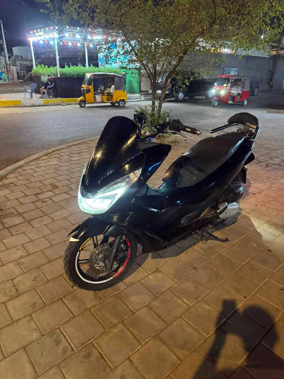 السلام عليكم لبيع Pcxجيل ثاني ياباني حجم محرك 150ccدرجه جهازه من وكفوله مكينه وكهربائيات وكفرات السعر 1650وبيهه مجال لشراي يدلل  بيع فقط رقمي ***********لمكان بغداد مدينة الصدر

