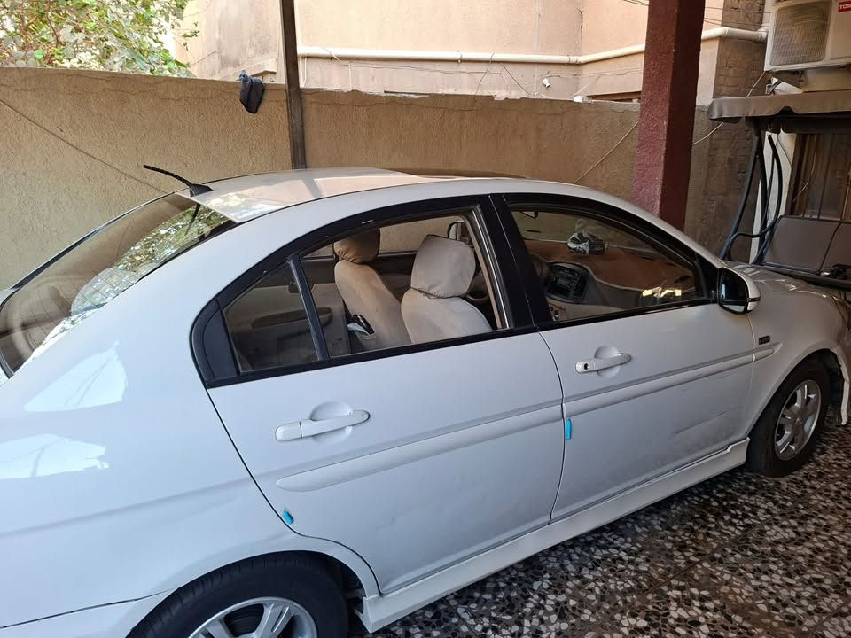 السلام عليكم 
اكسنت2011 مكينه 1600 
ماشيه107الف كيلو مكينه كير خير من الله
بدون صبغ بدون بارد فقط بيه هاي الطخات بلباب ودعاميه الخلفيه فقط 
مكان السياره بغداد الكرخ 
***********
السعر95 وبيه مجال شي بسيط اخوان لتقارونه بلمهجومات والماشيه هواي
