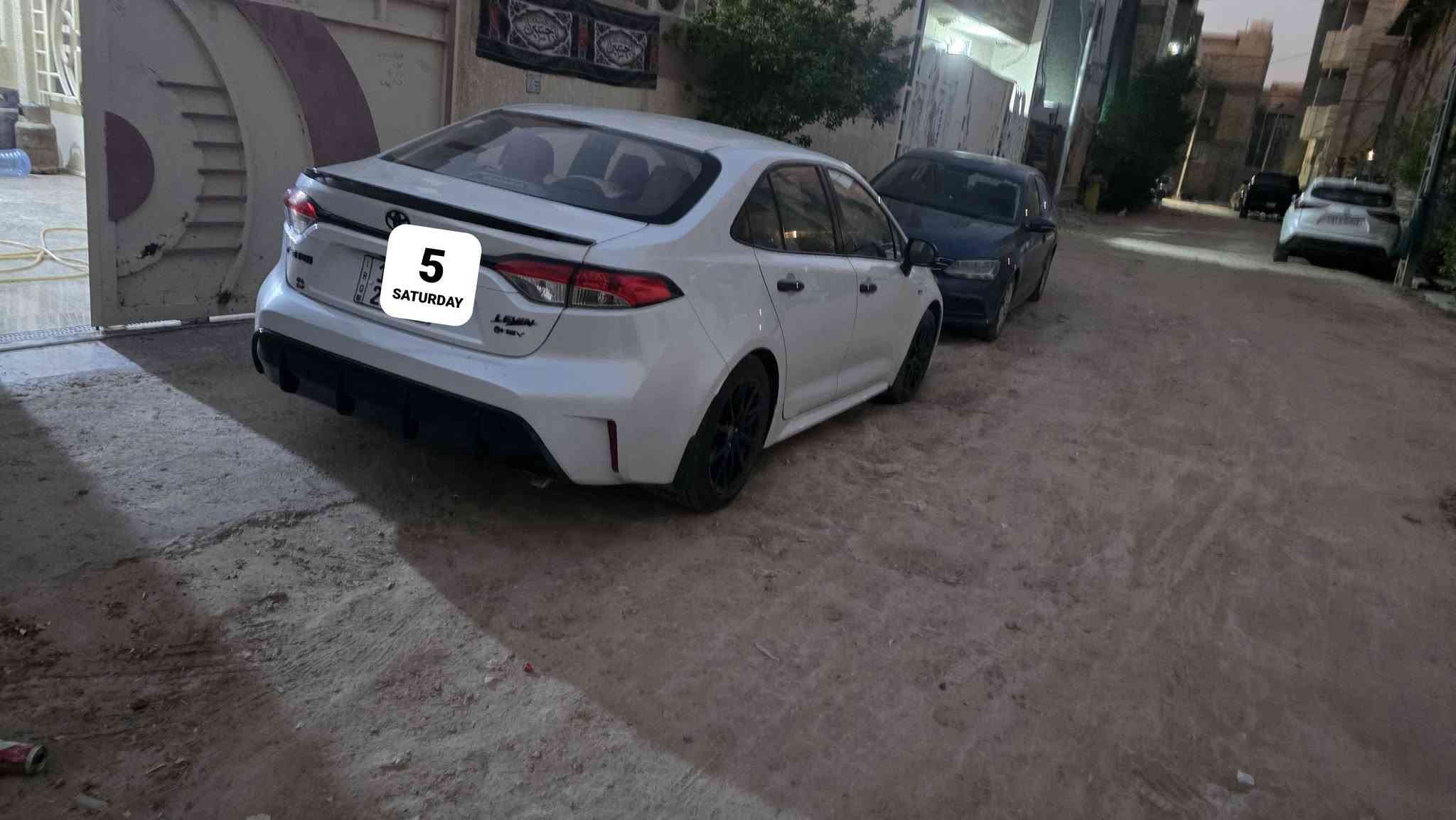 اس بلاك اعلى فئة كشن كهربائي داخل لونين رقم بغداد موجودة بكربلاء بيه كم ملاحضة جلغات بسيطة ماشية ٢٧  موديل ٢٥  بيع او مراوس 
بموديل ٢٦ سعر النهائي ٢٥ 
***********
