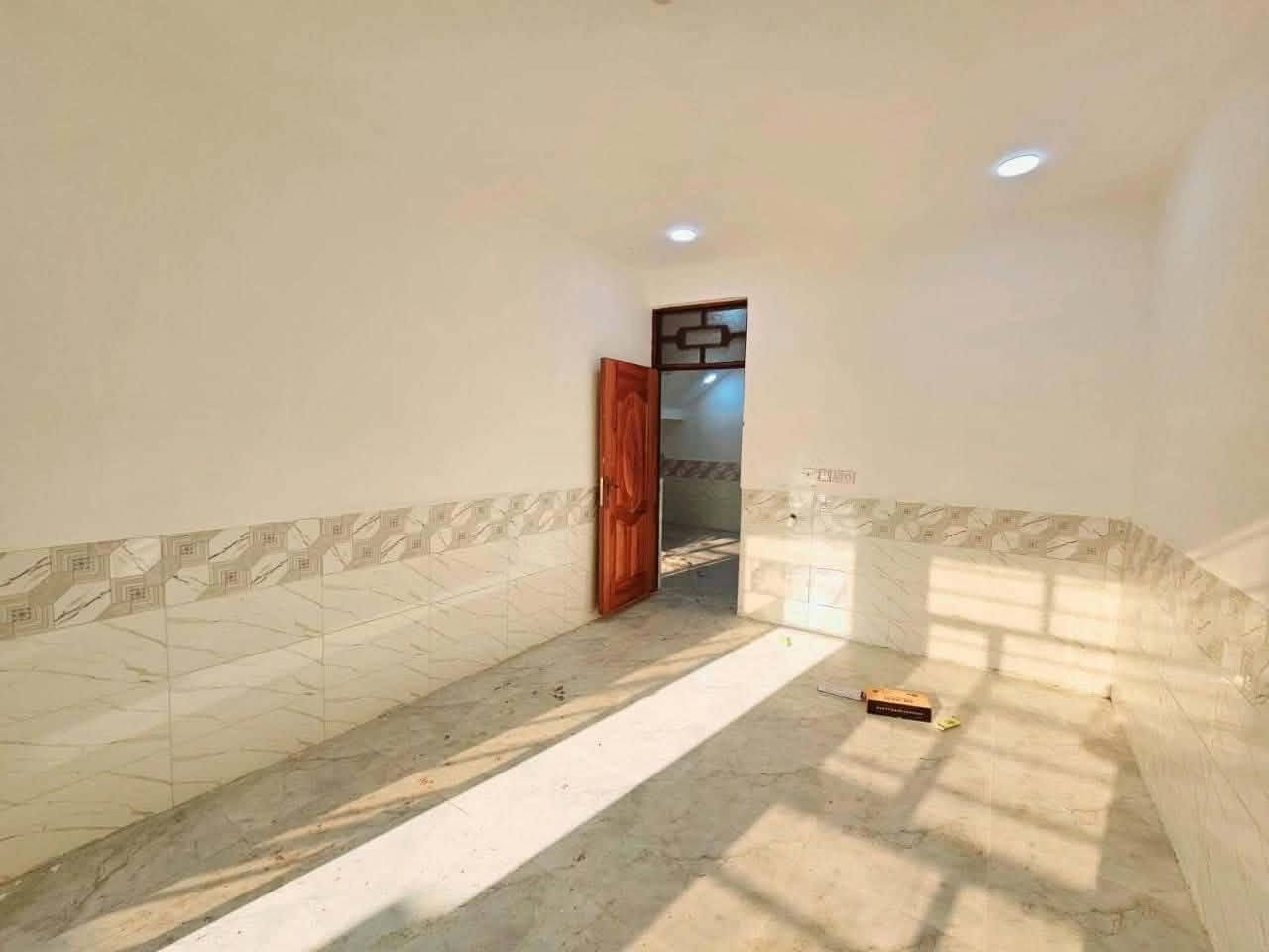 بيت بحي الحكيم نزله علي لاماره قريب على المستوصف 150متر بيه طابق واحد ولثاني هيكل الفوك بيت كلش حلو

السعر ٤٧ وبي مجال للشراي
