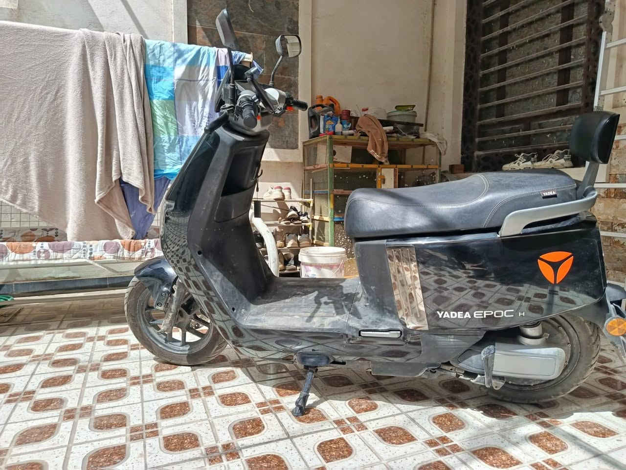 سلام عليكم YADEA EPOC H سعر 950 الف وبيها مجال لشراي مع العلم دراجة كلشي ممبدل بيها اي شي والي يريد يستفسر هذا رقمي واتساب ***********
