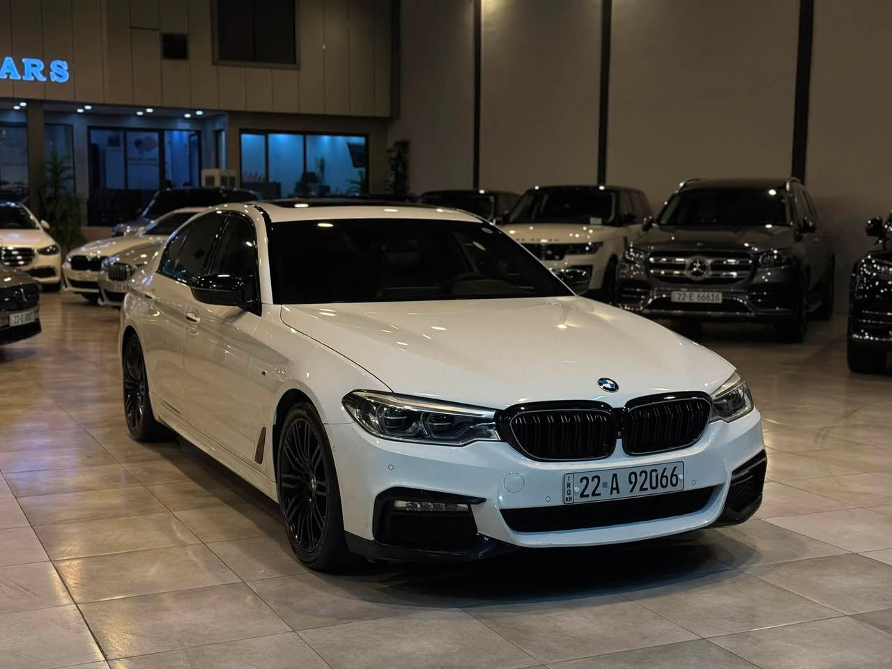 السلام عليكم 
BMW 530i M package 2017
سياره وكاله العروش 💯
بدون قطره صبغ وكاله 
مواصفات 
رادار امامي ( اوتو ستوب ) 
رادار خلفي 
رادار جانبي 
نقطه عمياء ￼
كامره خلفيه 
بانوراما 
لايت حساس ويه الستيرن 
داخل مشمشي بلادي 🖤
تبريد قطعتين 
حساسات امامي + خلفي 
بصمه عدد 4 
وضعيات قياده 4

سيرفس كله بالوكاله موجود بذاكره السياره 
كروس سرعه 
باقي المواصفات معروفه 
سياره جديده مناقصها اي شي 💯
ماشيه 145كم الف كيلومتر
السعر238$ بيها مجال 
سياره مكانها اربيل 
***********
