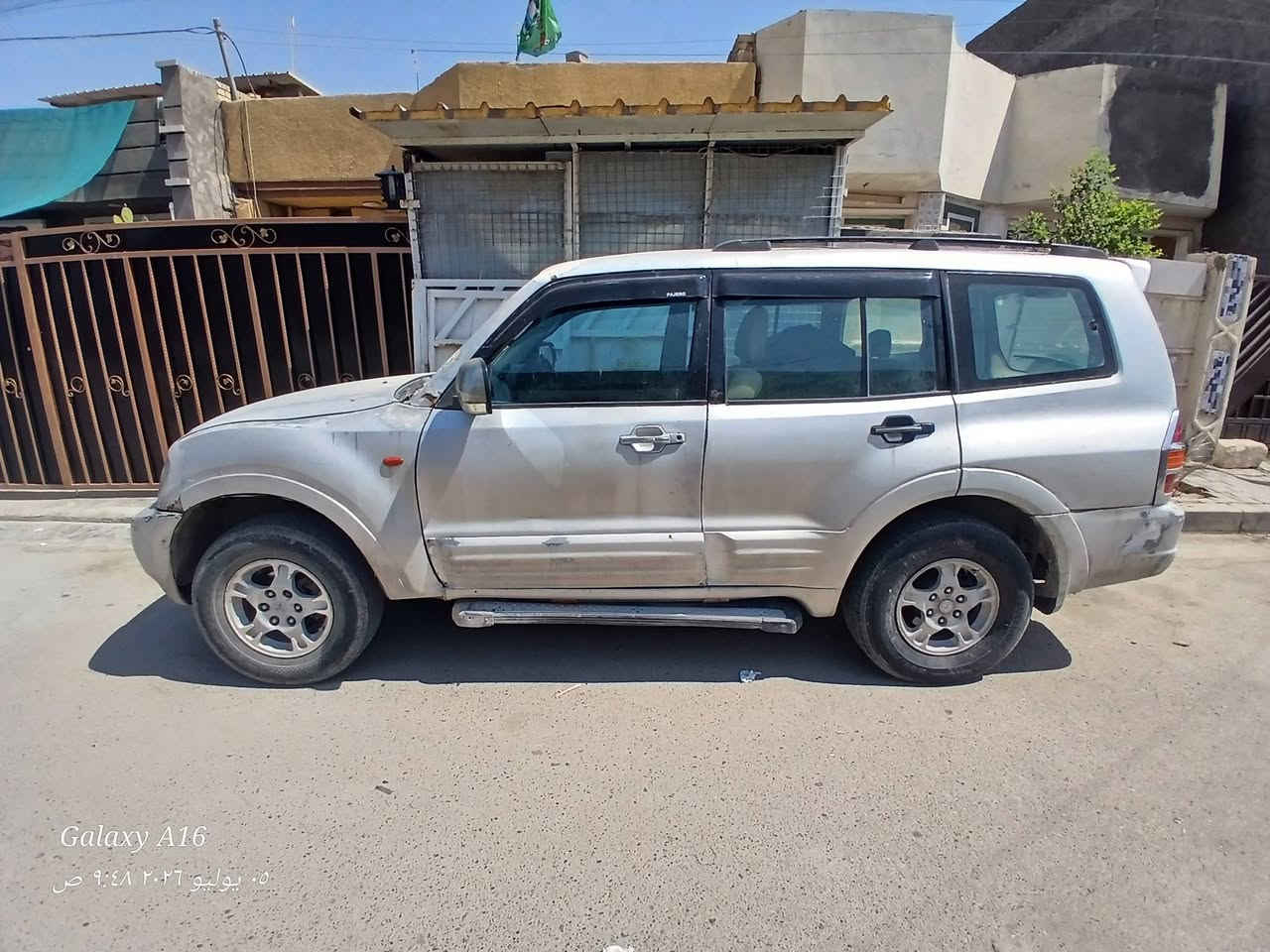 السلام عليكم باجيرو موديل 2002 حجم  المحرك  3000 بطه كير  زوج تايرات جديد سعر سيارة 40 وبيه مجال مكان السياره بغداد ***********/***********
