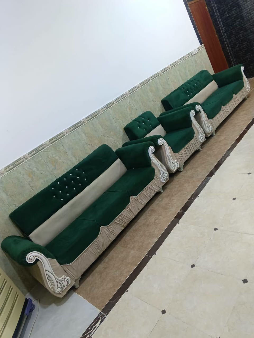 طقم ١٠ مقاعد • مستعمل نضيف • العزيزيه باب الحاره