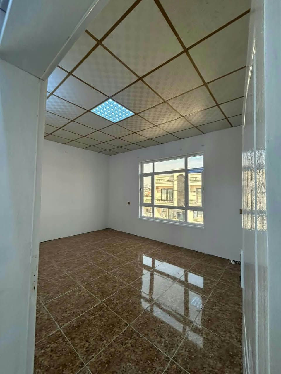 كود اعلان17/50
🔸سند طابو يتسجل بإسم اي عراقي
🔘أربيل-في مجمع مناره 
➖منزل للبيع
〰️كونتر وسبالت ويا منزل
➖مساحة 200m  طابقين 
➖يتكون من 5غرف نوم-استقبال-صاله-مطبخ-مجموعة صحيات-كراج
للتواصل 📞
***********
***********
**************
في حال لم يتوافق العقار مع رغبتكم او لم يكن بقدر امكانيتكم زوروا موقعنا على تلكرام للتصفح على اكثر عدد من العقارات المتوفرة أربيل, العراق
