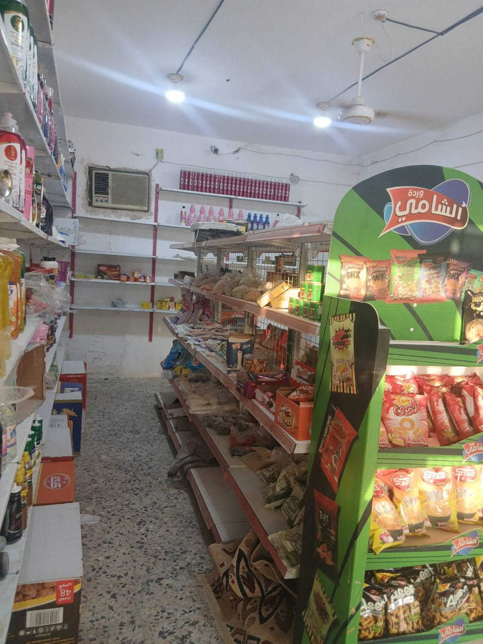 محل البيع السعر ٤ ملاين وبي مجال شارع معمل الدبس بل كوفه ***********
