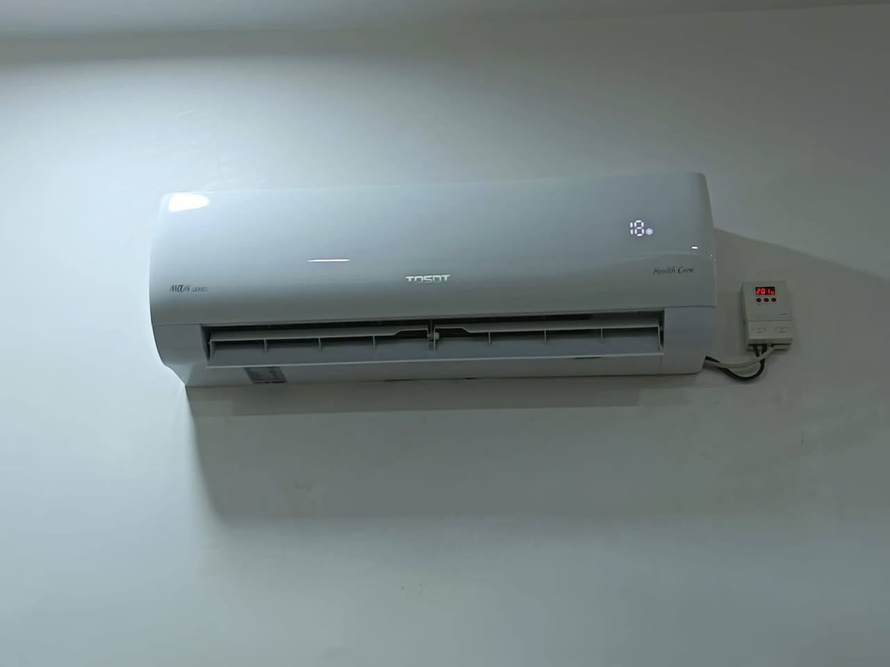 كونفيره للبيع قفل 65 سبلت طن ونص توسوت مصلح سبب ليك بالبواري تصليح وكاله شركه 250 الف  ***********
