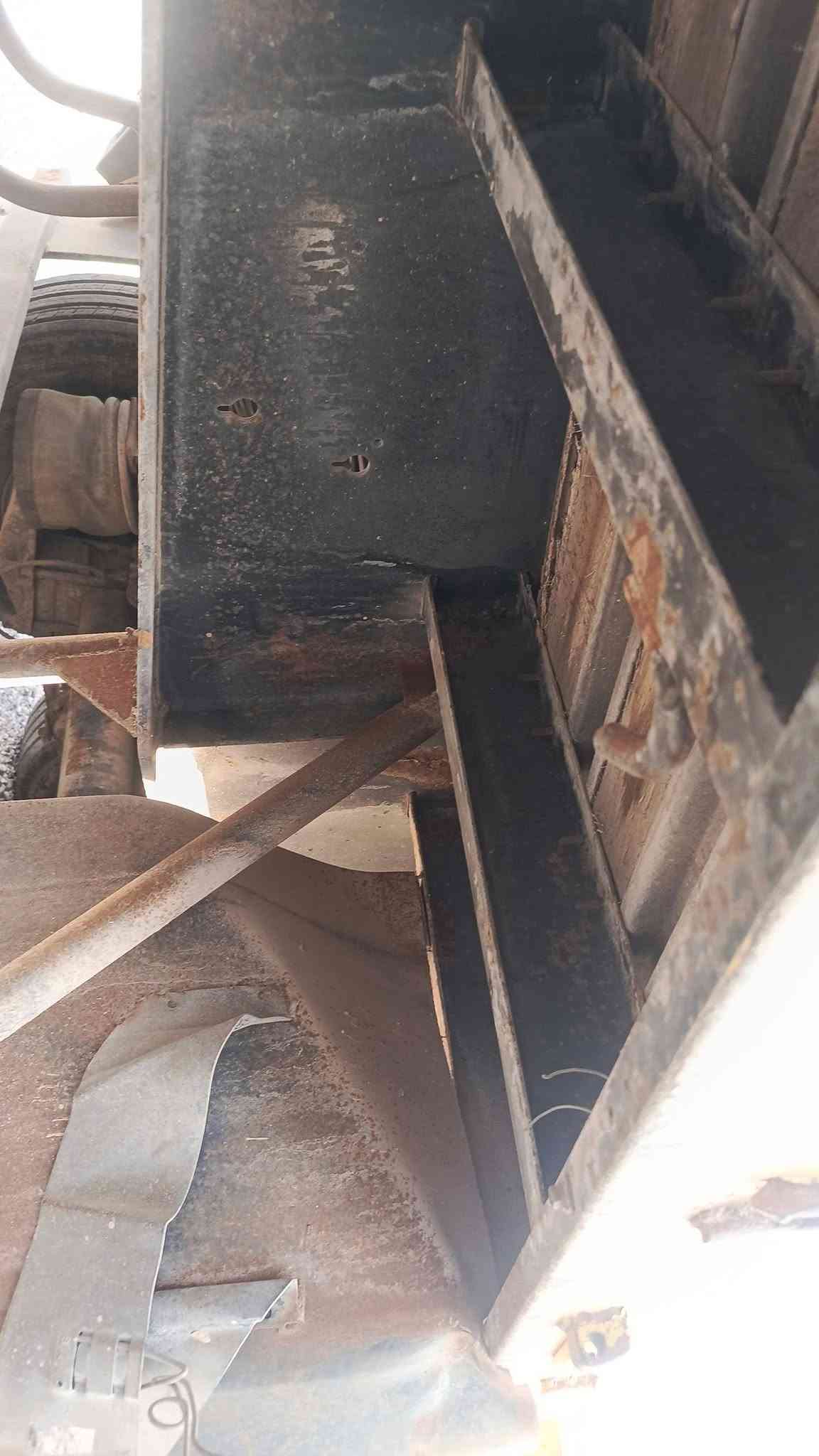 عربانه للبيع تخم تاير مطبخ وثلاجه وصناديق اردنيات قاعده سبيرات مكان العربانه بغداد سبع البور سعرها 55 وبيها مجال قليل ***********
