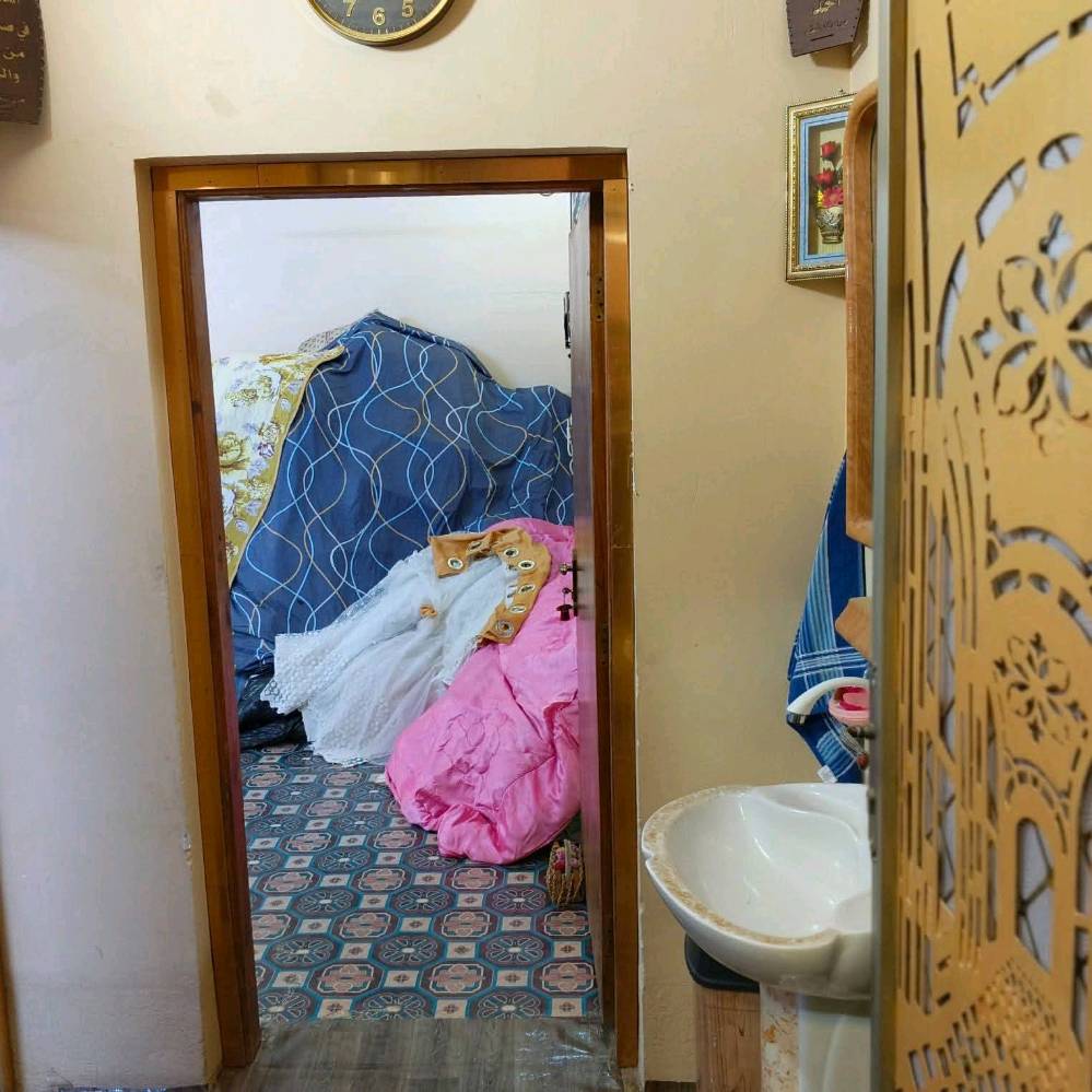 ((بسم الله الرحمن الرحيم))
🏡     🏘      🏚 

السلام عليكم

#يوجد_بيت_طابق واحد_للبيع

#العنوان  الفلوجة 
#حي الرسالة قرب مدرسه الخليل 

✅المساحة : 280م

الواجهة: 16,25
النزال: 17,25

غرف عدد 2
استقبال 
صالة
مناور 
مطبخ
صحيات 2
 كراج سيارة 

                       #بناء 🧱 : بلوك 
      
     #شارع 🏞️⬆️⬆️ : 8م كامل الخدمات من مدارس اسواق

        ⚖️⚖️   نوع الملك : عرصه ماشيه بي معامله طابو بلدية قديم
ومستلم بي سند مؤقت منتضر تسعيرةالطابو   🏙 

            #السعر60 مليون وبي مجال 

💯علماً البيت جاهز للسكن
