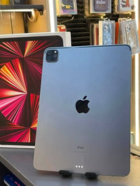 ايباد ١١ برو M3 • ١٢٨ • باب المعضم