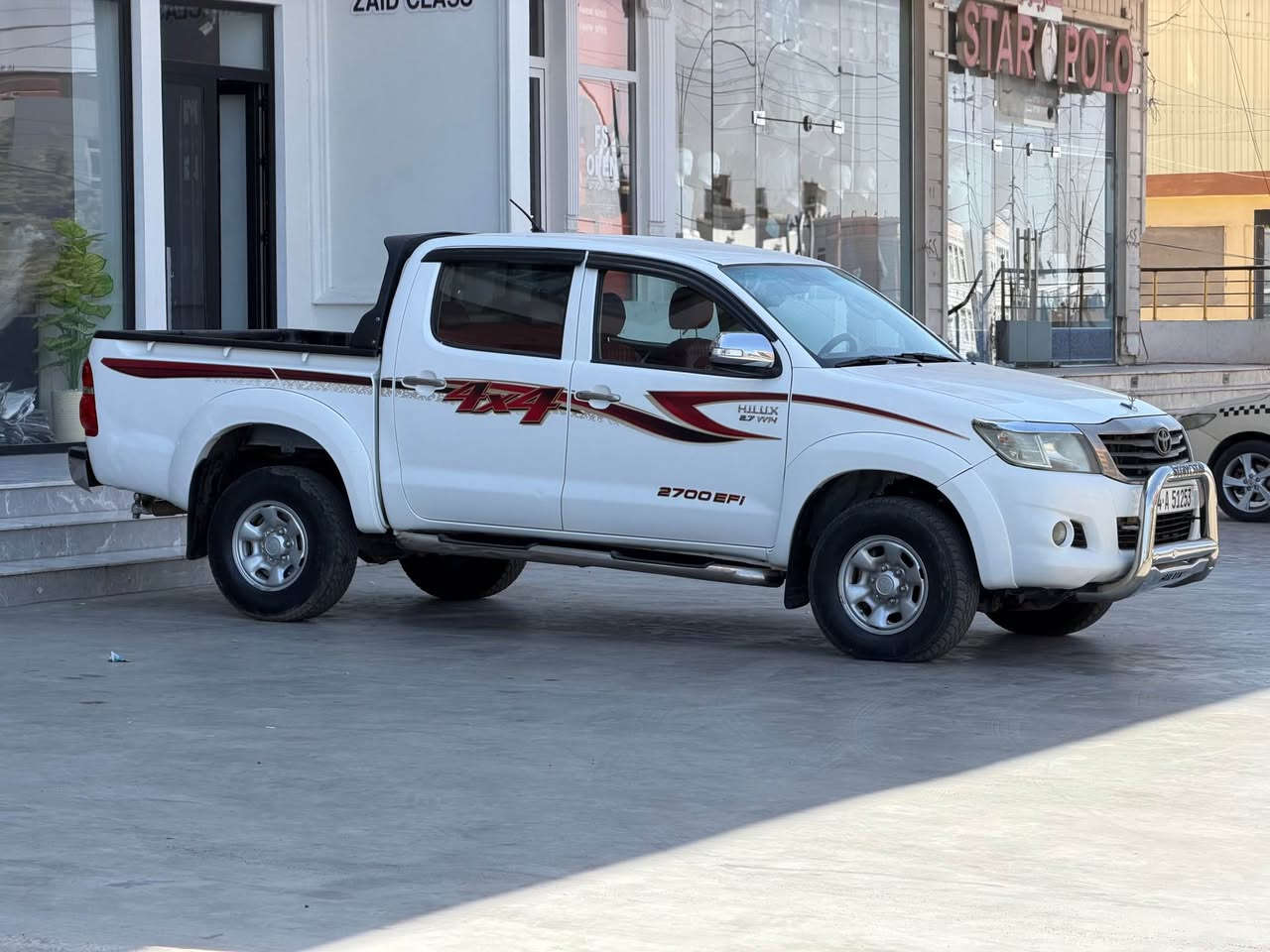 بيك آب تويوتا هايلوكس جيهان فور ويل  4X4  
شركة جيهان  گير عادي رقم دهوك  السياره بيها جاملغ امامي وباب طخته بالباب الكراج بدون دواخل فقط سطحي  شرط السونار  
السعر ١٥٨ ورقه 
***********
*********** دهوك, العراق
