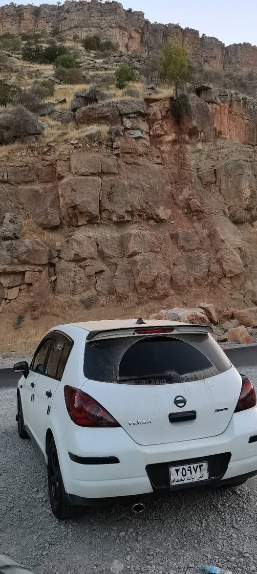 بەناوی خوای گەورە

نیسان ڤێرسا 2011
هەزەو پاکانەی سۆران بەناو خۆیتم هەمووی نوێیا 

کامل سپۆڕت
هەموو شتی بەشەرت
قەپات مواسەفات بەس سلاید نیە
مەکینە 18 بیلادی
4 پارچەو نیو سبوغە بە حیزام ئەفرۆشم
یێک قرچی کچکەی پێشی هەیا 
غرامە کارەبایات تەبرید گێڕ بەشەرت
تەزرەی هەیا لەزگەم لێداوە پێیوە دیار نیە
سعر 61 وەرەقا
شوێن ڕواندز
***********
*********** أربيل, العراق
