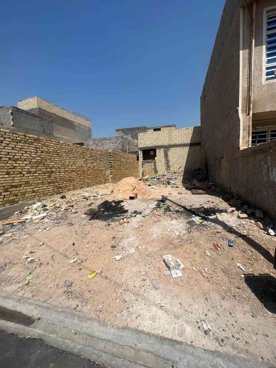 السلام عليكم 

القطعة للبيع ( الجمعية شارع ام البنين قرب مدرسة نبع المعرفه ) كافة الخدمات متوفرة مساحتها ( ١٠٠ م واجهيه ٨ م ) السعر خاص اتصل وتدلل ***********
