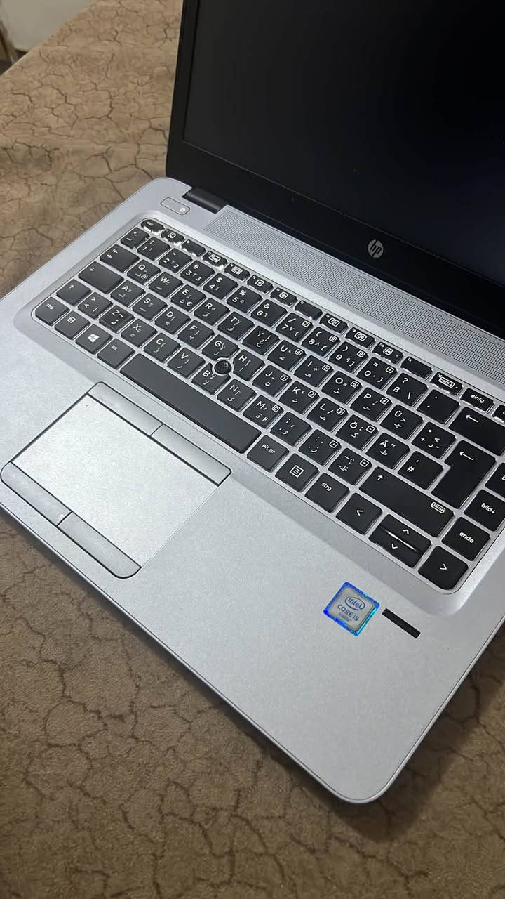حاسبه hd للبيع
السعر ٣٥٠ 
ملحقاته حقيبه - شاحنه
نضافه 💯 %
للاستفسار تواصلو مع الرقم 
***********
