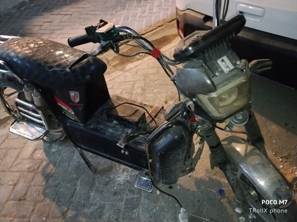 دراجه شحن ٦بطاريات حجم كبير للبيع بسعر ١٥٠الف فقط نقص بطاريات تواصل على هذا الرقم *********** عنوان الاعظميه

نص مكتوب في الصور:
- POCO M7 TRollX phone
- POCO M7
- TRollX phone