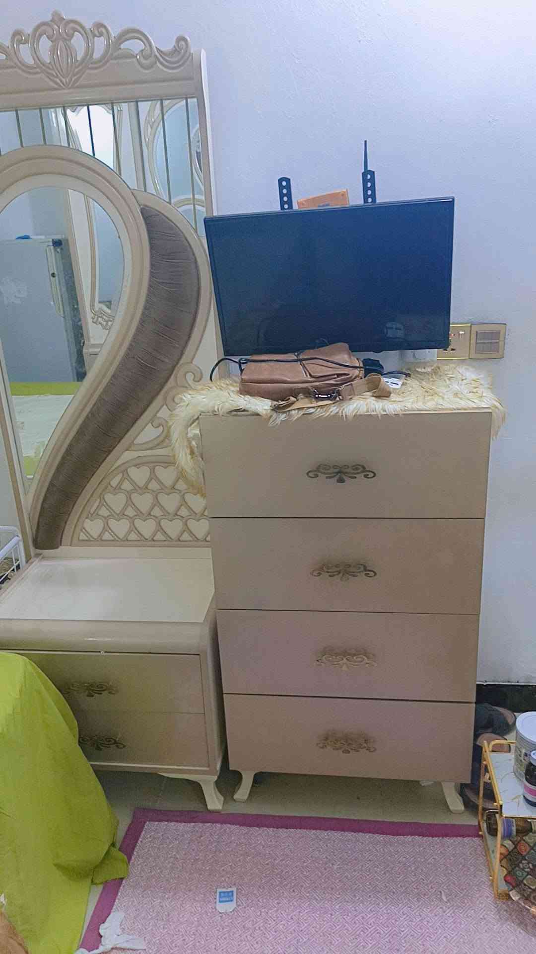 ٩ قطع • قلب حب • بيج فاتح