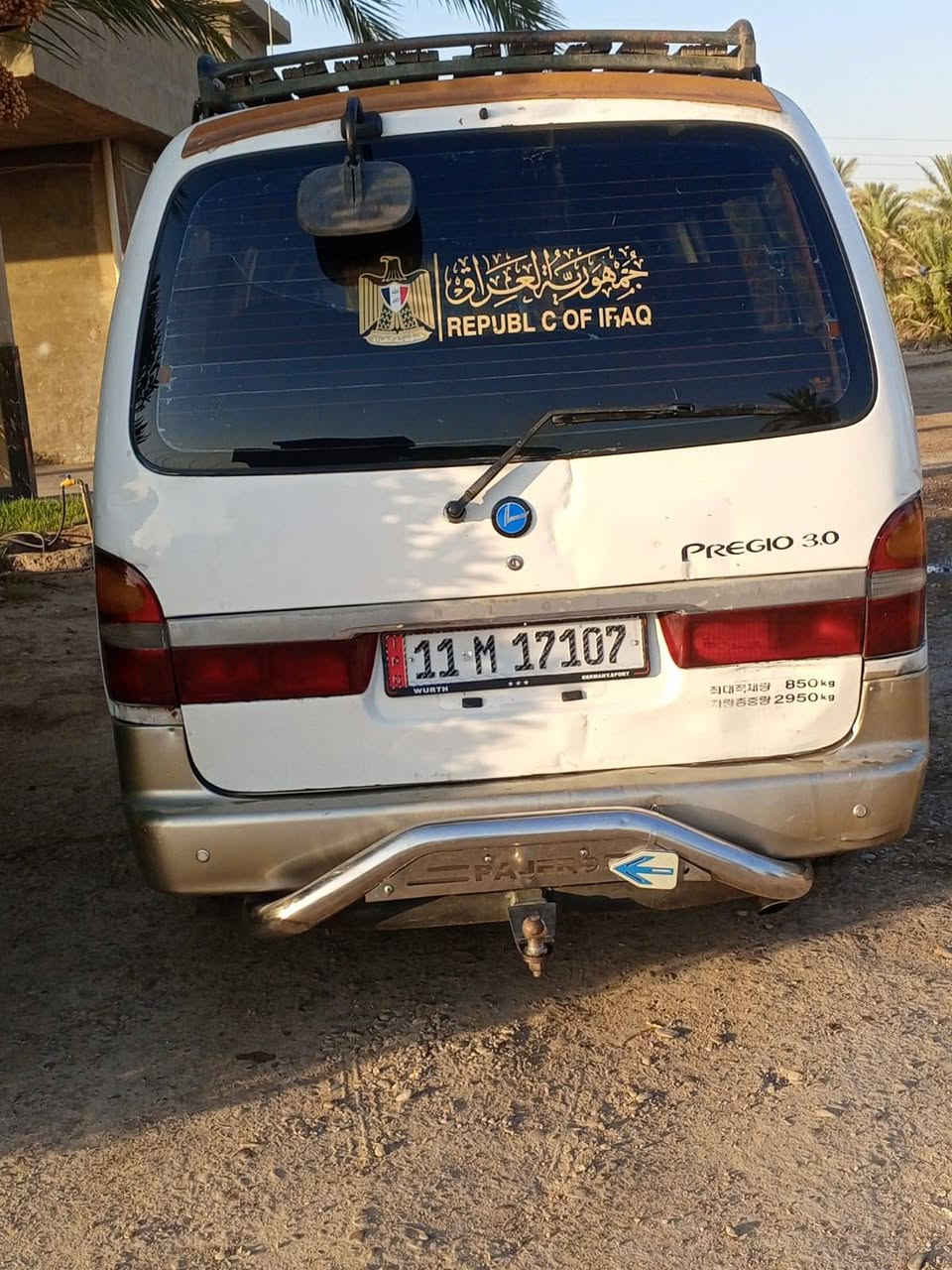 بريجو للبيع موديل 2001سياحي رقم بغداد انكليزي محرك كير اكسل مكفول سياره بيها صبغ الربع وره باب السلايت والباقي بلادي بدون صبغ السعر 80 العنوان بغداد الطارمية 
  /// *********** ///
