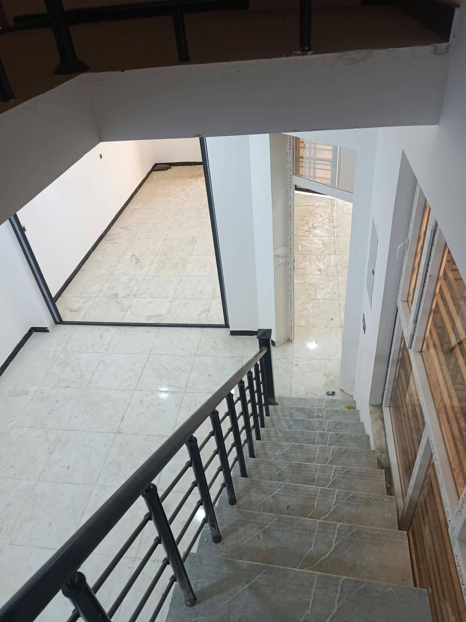 #دار_للــبـيــع  🏠⭕العنوان : عرصات حيدر ابن حجي هندي / حولي الخصميه 
⭕زراعي سند 25 قابل للتطويب 

⚪طابقين 
⚪ كونكريت مسلح 
⚪بناء حديث 
⚪طابو زراعي سند 25 
           ✨منطقة خدمات كاملة  ( كهرباء،ماء،تبليط)
المساحة :130م²✅
الواجهة : 6.30 متر

  ⭕التفاصيل⭕

غرف نوم عدد 2/صالة عدد 2/ استقبال / مطبخ /مجمع صحي عدد 2
——————————————-
#متابعة_الصفحة
#نستقبل_جميع_عروضكم
———————————————————
🔺#للاستفسار الاتصال ع الارقام

———————————————————
***********
