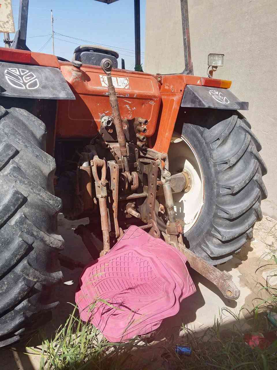 سلام عليكم للبيع فيات حجم 110
دخول جديد بدون منفيس 
كير محرك اكسن ما مفتوح 
تخم إطار جديد 
للاسفتسار *********** واسط الزبيديه
