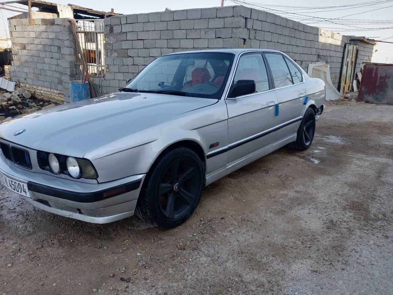 السلام عليكم.BMW..موديل .90
525 .اصل.
 مكينه مسكر عدله .سيارة جاهزة مكينه حدادية الكير مرات بي صفنه .بس تحريكه اشك الكاع
رقم بغداد جديد
السعر 53
مكانه ديوانية
***********
