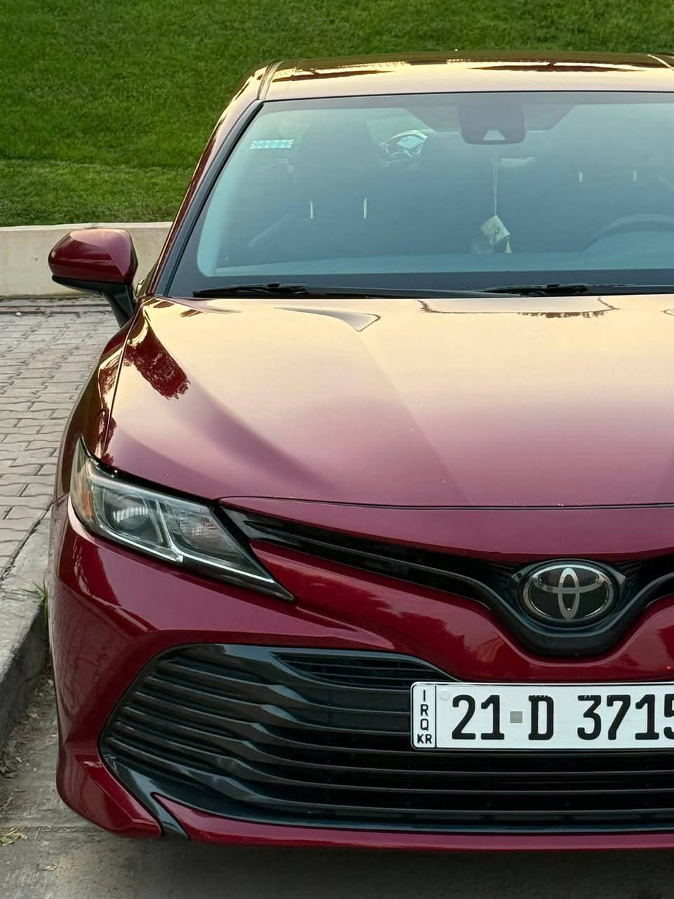 السلام عليكم ورحمة الله وبركاته
‏‎       ——— لـلـبـيع  ———

تويوتا كامري.        — Toyota Camry 

‏‎وراد أمريكي.          — بدون ايرباك   

‏‎الموديل                —  2020  

فئة                       —  LE   

حجم المكينه         —  V4/2500 

‏‎اللون                     —  احمر   

المسافه المقطوعه —  61.000mi  

حالة السياره.    — صبغ نص جاملغ خلفي  - بابين تبديل بلادي  

‏‎المواصفات 
‏‎- شاشه كبيره تدعم نظام الأبل كار باي ونظام الاندرويد 
‏‎- كرسي السايق  بحركه كهربائيه 
‏‎-تبريد منفصل 
‏‎-تحكم ستيرن جهتين 
‏‎-تحديد سرعه 
‏‎-مانع انزلاق 
-رادار امامي 
‏‎-تحديد مسار 
- تنبيه ما قبل الاصطدام
‏‎-كامره خلفيه
‏‎باقي المواصفات المعروفه 

‏‎السعر            — 168$ 

رقم السياره    — السليمانيه  

‏‎موقع  السياره — السليمانية 

‏‎للأستفسار.     — ***********—***********
