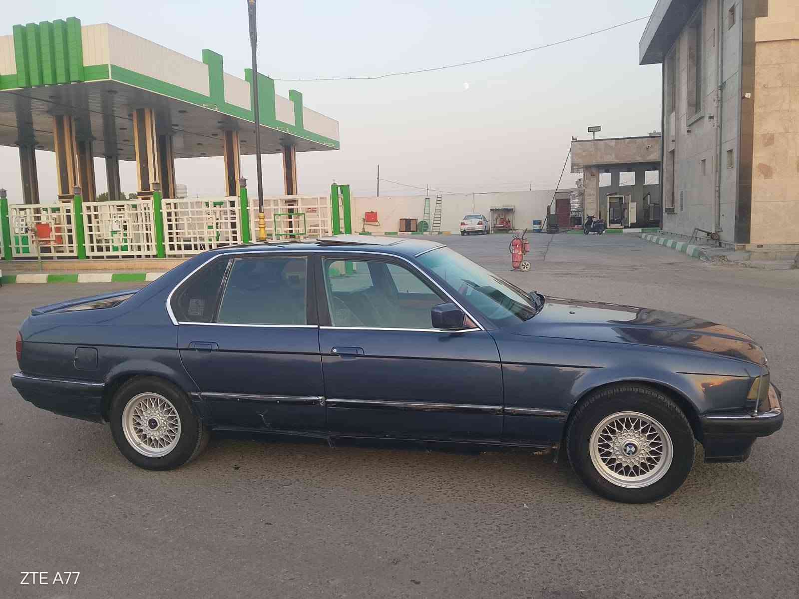 سلام عليكم
للبيع فقط بي ام موديل ١٩٩١
حجم ٧٣٥ 
رقم بغداد انكليزي
َمكينته بيه بخار قليل من القبق فقط
السعر ٢٩
مكان السياره بابل الاسكندريه
الاتصال على الرقم ***********

نص مكتوب في الصور:
- ZTE A77