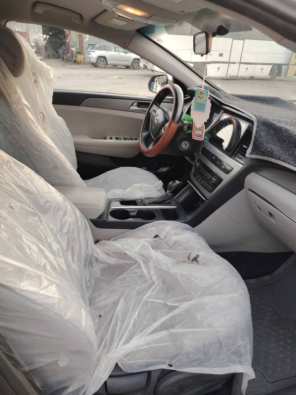 السلام عليكم سيارة سوناتا للبيع ٢٠١٥ وارد أمريكي حادثهة بنيد بس ما واصل الدواخل واجاملغ بارد رايدهة 110 وابيهة مجال مكان السيارة كربلاء *********** واتساب
