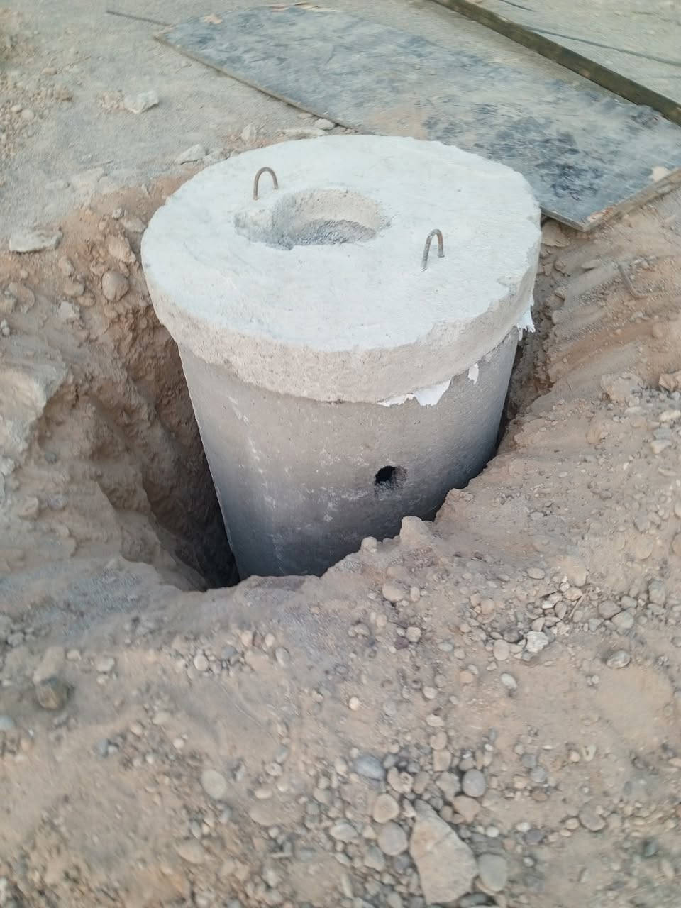 حفاره برينه (فتال) 
لحفر  بئر مياه التصريف مجاري المنازل ولحفر قواعد الجملونات والمباني 
مع توفير الغلاف الكونكريتي الحديث 
للأستفسار
مامون    (***********)
(***********)
