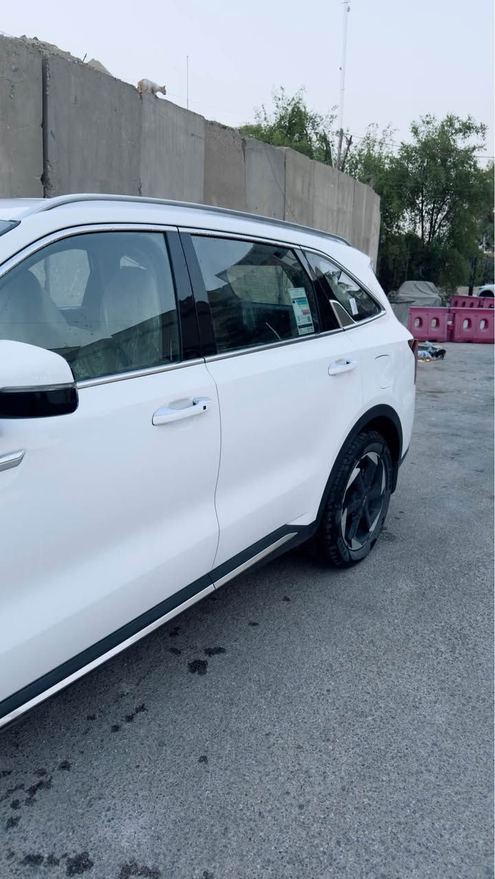 للبيع | كيا سورينتو 2024 خليجي 🇰🇷

✔️ موديل: 2024
✔️ محرك: 3.5 V6
✔️ ماشية : 30500 كم فقط
✔️ خليجي نص فول
✔️ مكفولة كفالة عامة ماعدا شخطين بالباب وشخطة بالجاملغ الخلفي
✔️ 7 مقاعد
✔️ شاشة كبيرة + عدادات رقمية
✔️كاميرا خلفية
✔️ ناقل حركة إلكتروني (دوار)
✔️ شاحن وايرليس
✔️ حساسات أمامية وخلفية
✔️ ويل 19 قمارة حديد
✔️ السيارة بحالة الوكالة ولا تحتاج أي مصروف.
✔️رقم بغداد جديد

السعر المطلوب: 28,700 دولار

📍الموقع: بغداد الصالحية

للاستفسار أو المعاينة يرجى التواصل عبر الخاص أو الاتصال على الرقم: (***********) بغداد, العراق
