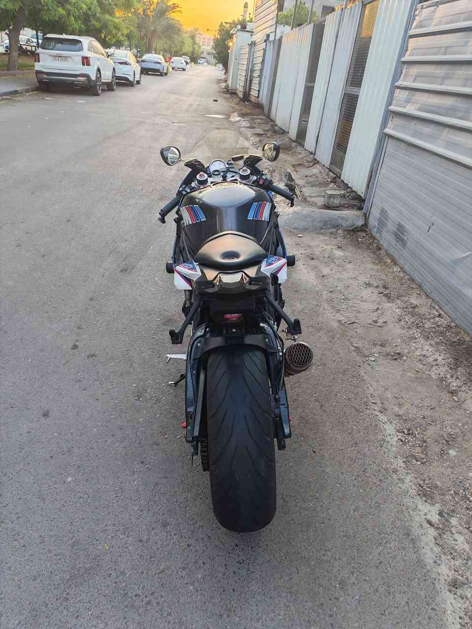 BMW1000rr 2016             
▪️ وارد امريكي حادث كفرات فقط
▪️ دراجة ستوك بلادية ماشية 55km
▪️ 5 مودات تحكم وانضمه
▪️دراجة عليه ((ادامه كامله)) ما بيه اي نقص 
▪️ السعر ب(70$) وبيه مجال حك الجيه
▪️( مكاني بغداد المنصور)شراي اتصل وتدلل ***********
