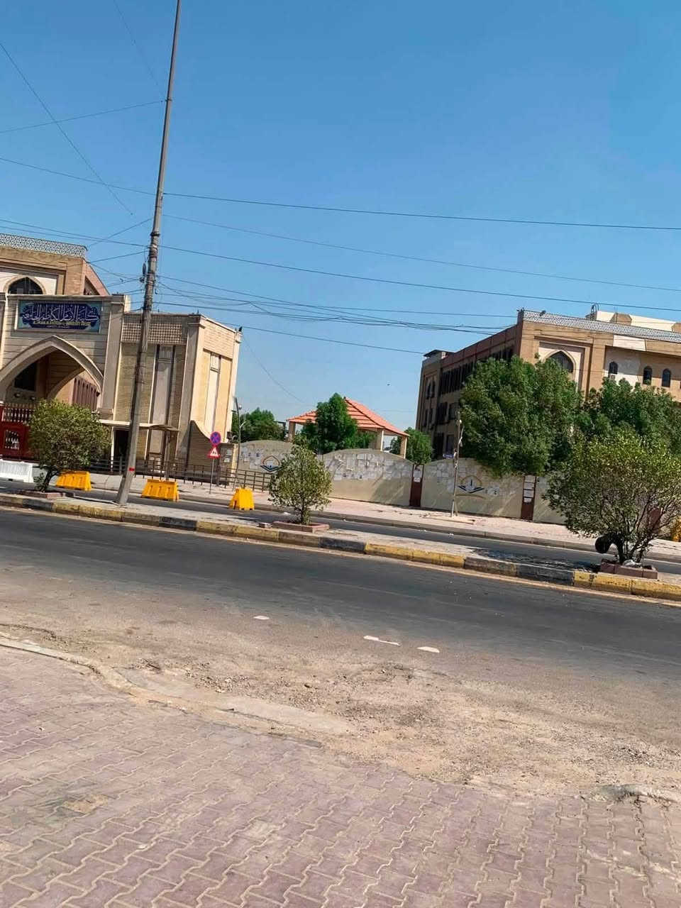 🏠 للإيجار | بيت طابقين + محل تجاري بموقع مميز جدًا 🏪
📍 العنوان: الشعب – شارع التجار – مقابل الكلية مباشرةً
📐 المساحة: 98 متر
🏢 طابقين + محل على الشارع
📦 العقار مناسب جدًا للسكن، أو كمخزن ومستودع ومقر عمل حسب الحاجة.

✨ موقع حيوي وعلى شارع تجاري، مما يجعله مناسبًا لأصحاب الأعمال والتجار.

📞 للاستفسار والتواصل:
***********
***********

📌 الموقع المميز = فرصة ممتازة للإيجار والاستثمار
