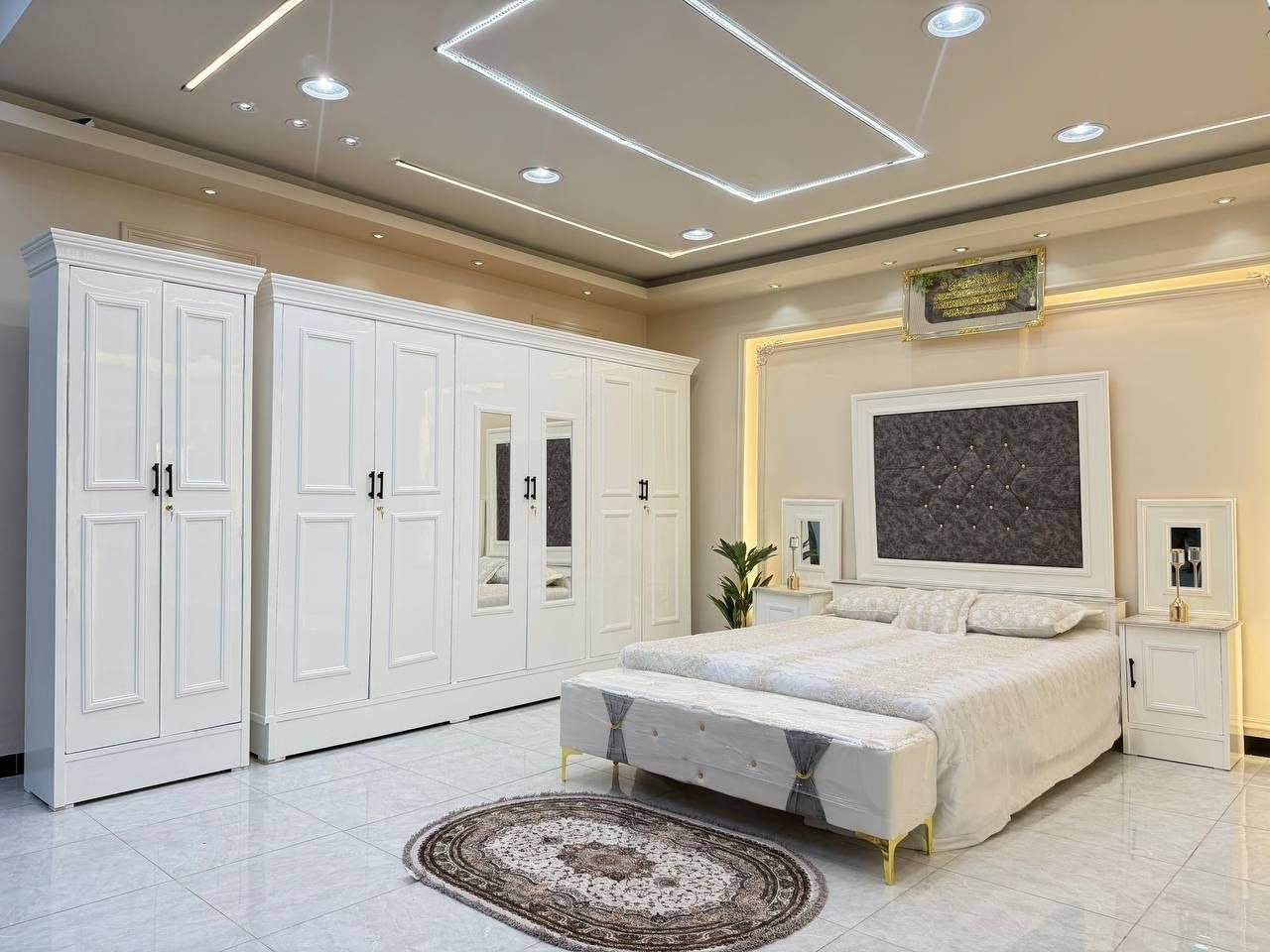🔥 غرفة نوم نجارة عراقية أصلية 💯 🔥
😍 بس مليون دينار! 😍
تصميم أنيق وخامة عراقية، مناسبة للعرسان وتجديد غرفة النوم ✨

🛏️ تتكون من 8 قطع
▪️ عرض الكنتور: 3 متر و20 سم
▪️ ارتفاع الكنتور: 2 متر و20 سم
▪️ السرير: بلوك بـ6 أرجل
▪️ طول السرير: 200 سم
▪️ عرض السرير: 160 سم
▪️ ظهر السرير: براغي

✨ الشازلون: 50 ألف فقط

🚚 التوصيل متوفر
📍 بغداد والمحافظات

📩 للاستفسار والحجز راسلنا على الخاص ***********
ق.8
ت.12/سبتمبر 
عبدالطيف
